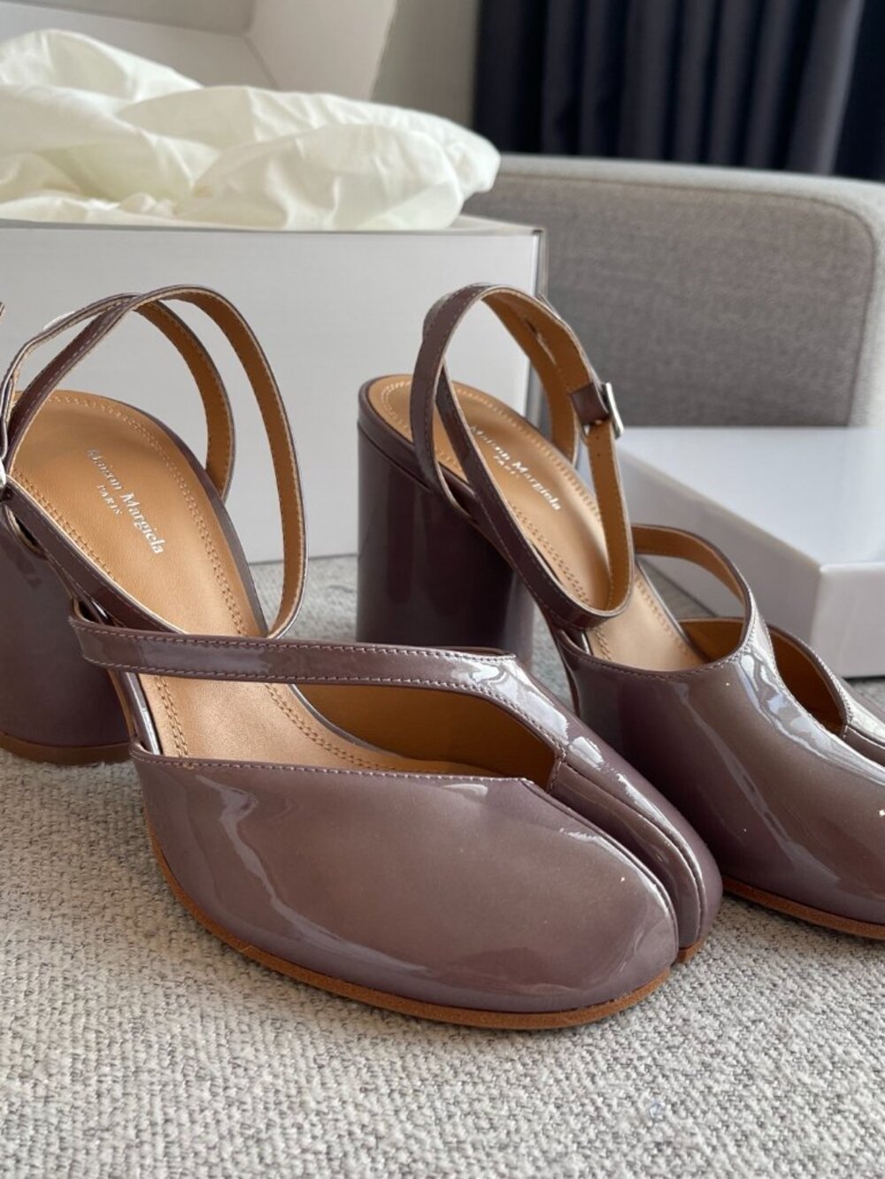 Maison Martin Mar Tabi Slingback Block Heel Sandals (Dusty Mauve Patent Leather) - Picture 4 of 8